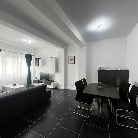 Marvellous Aparthotel With Master Apartments Suceava Ngoại thất bức ảnh