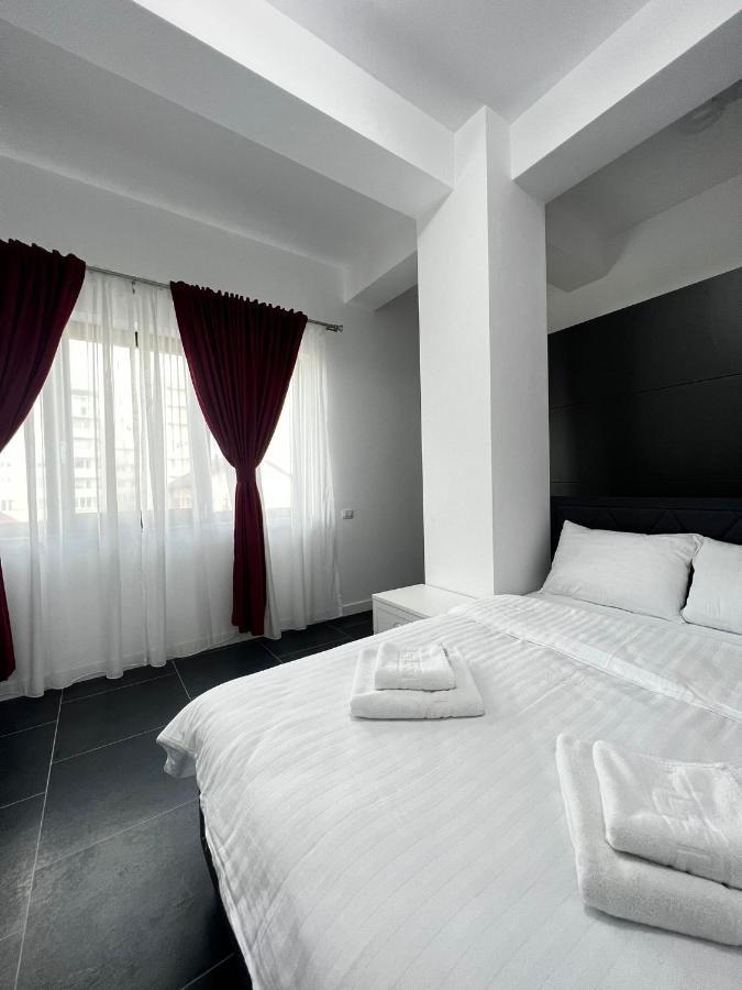 Marvellous Aparthotel With Master Apartments Suceava Ngoại thất bức ảnh