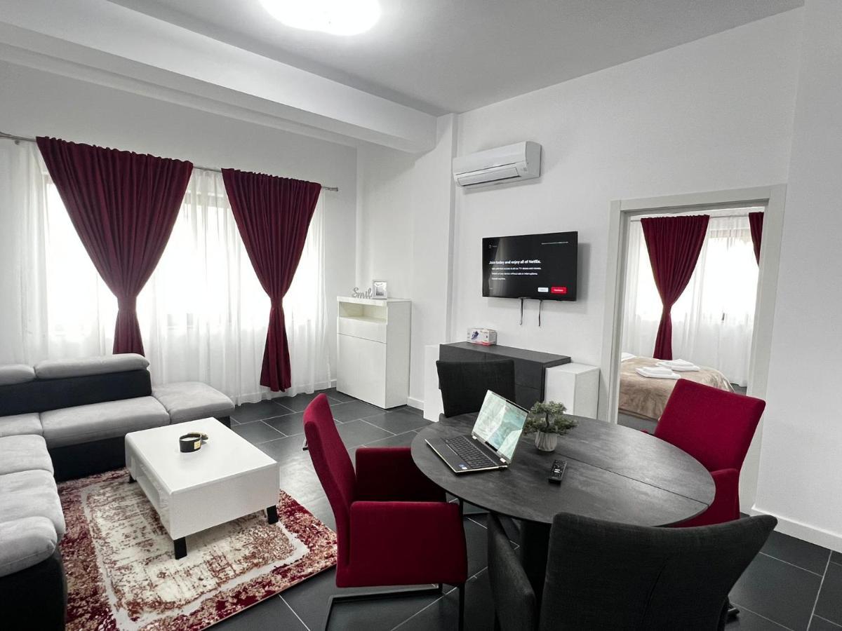 Marvellous Aparthotel With Master Apartments Suceava Ngoại thất bức ảnh