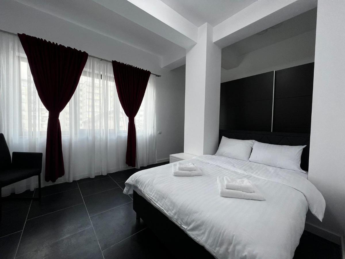 Marvellous Aparthotel With Master Apartments Suceava Ngoại thất bức ảnh