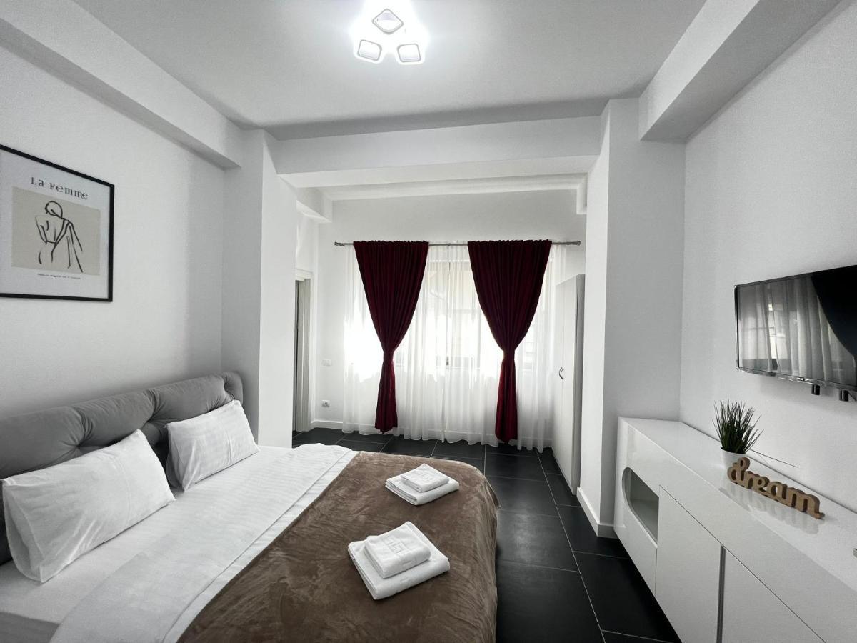 Marvellous Aparthotel With Master Apartments Suceava Ngoại thất bức ảnh