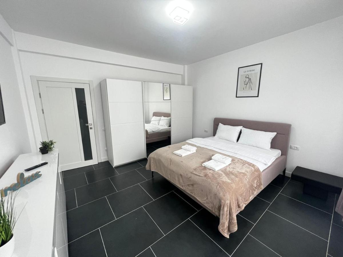 Marvellous Aparthotel With Master Apartments Suceava Ngoại thất bức ảnh