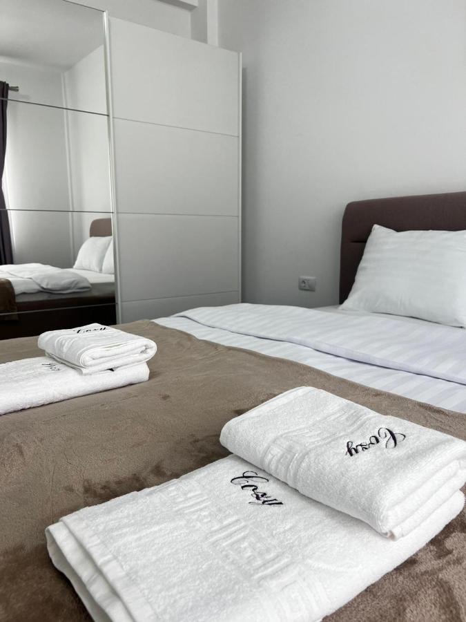Marvellous Aparthotel With Master Apartments Suceava Ngoại thất bức ảnh