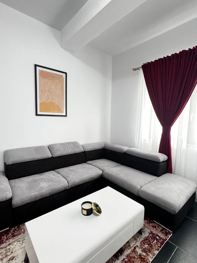 Marvellous Aparthotel With Master Apartments Suceava Ngoại thất bức ảnh