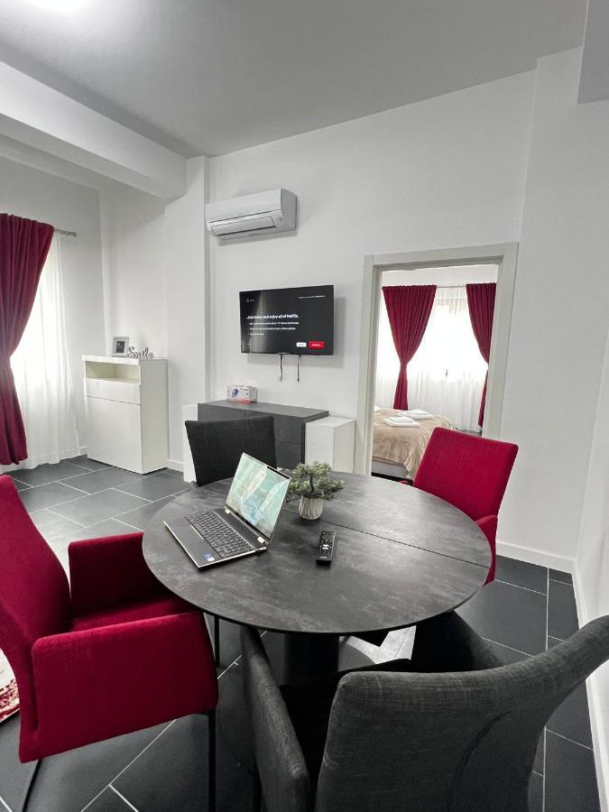 Marvellous Aparthotel With Master Apartments Suceava Ngoại thất bức ảnh