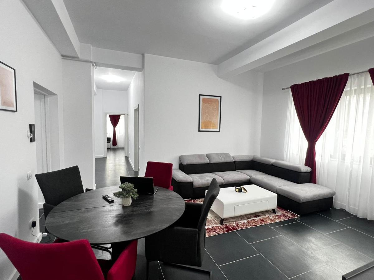 Marvellous Aparthotel With Master Apartments Suceava Ngoại thất bức ảnh