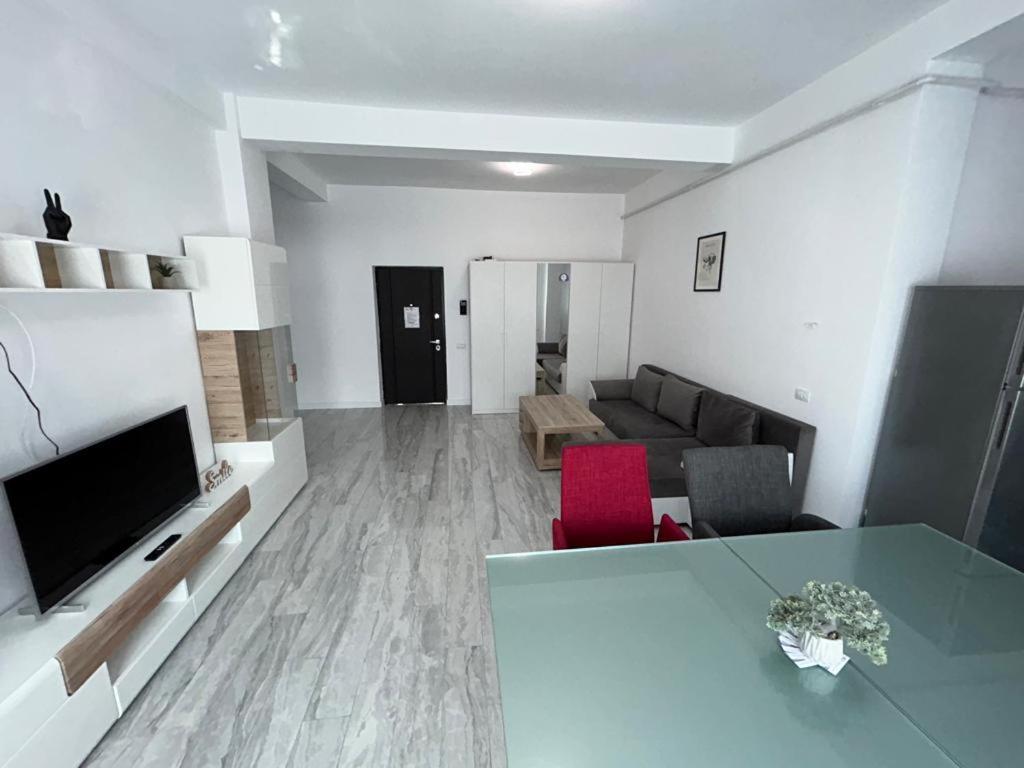 Marvellous Aparthotel With Master Apartments Suceava Ngoại thất bức ảnh