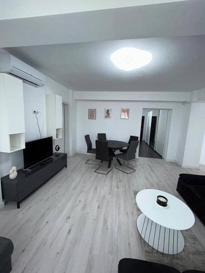 Marvellous Aparthotel With Master Apartments Suceava Ngoại thất bức ảnh